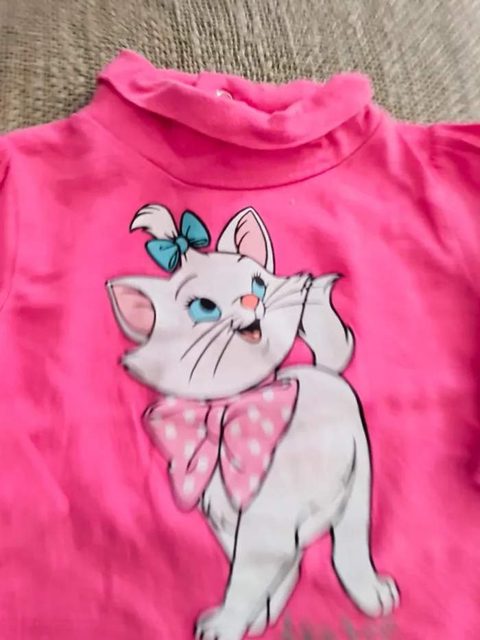 Pull Disney marie 3 mois excellent état - photo numéro 2