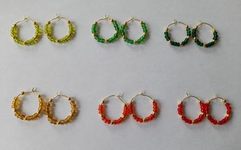 Créoles colorées transparentes