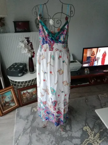 Robe à bretelles