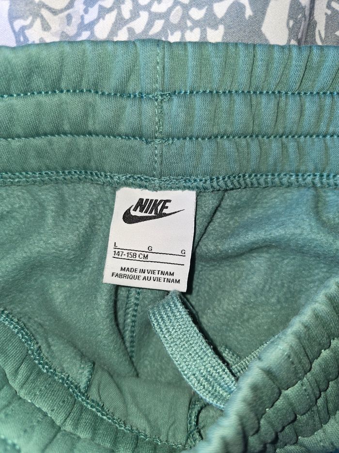 Jogging Nike 10-12 ans - photo numéro 2