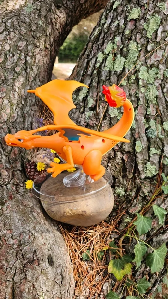 Super grande figurine Pokemon Nintendo Dracaufeu interactif - photo numéro 3