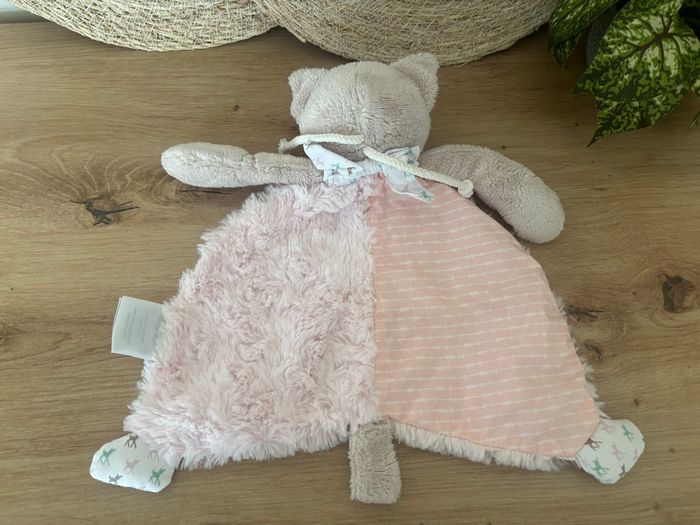 Doudou plat chat rose beige attache sucette babiage - photo numéro 3