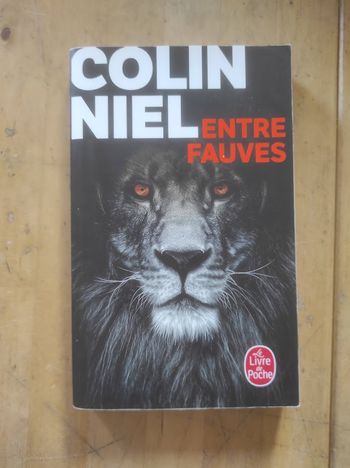 Entre fauves Colin Niel Livre de Poche Policier et Thriller 2022