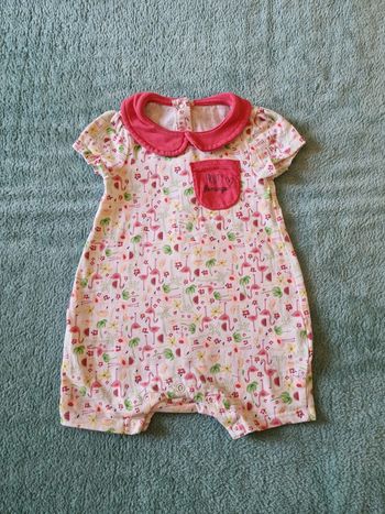 Très jolie combi short 6 mois