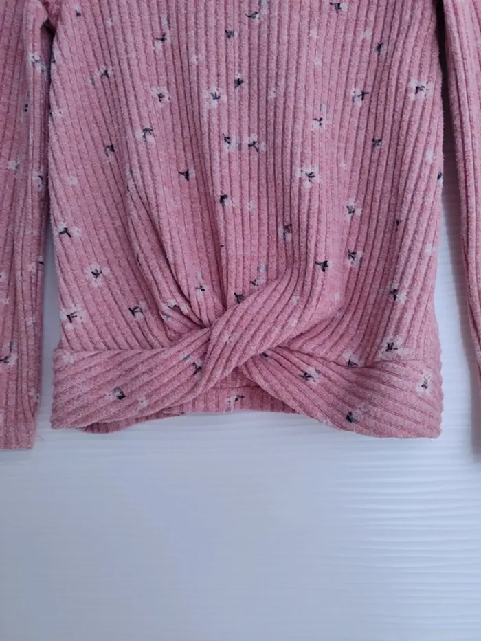 Pull léger C&A 8 ans - photo numéro 2