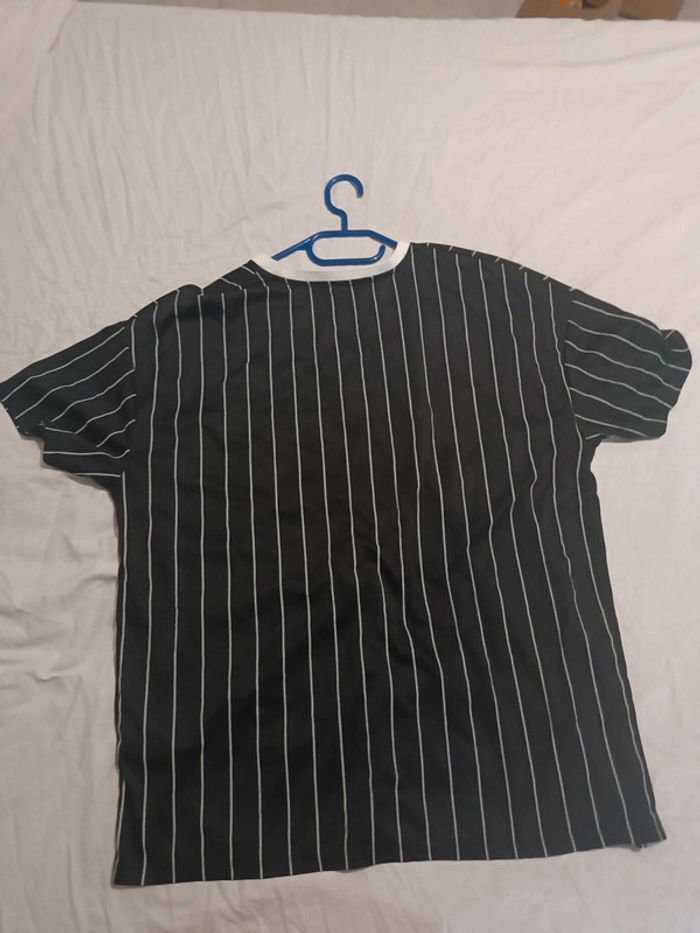 Tee-shirt taille XL - photo numéro 4