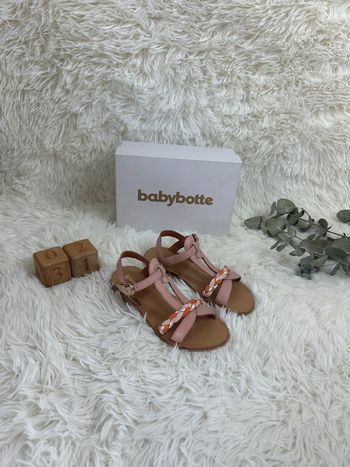 Paire de sandales rose Babybotte taille 31