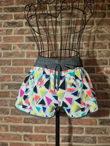 Short blanc à motifs triangle multicolores Undiz XS