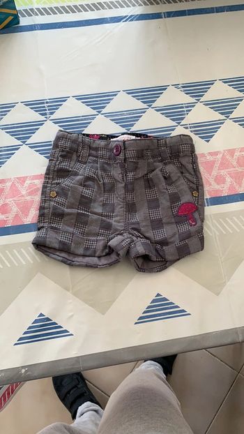 Short neuf