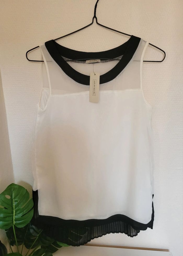 Top blanc et noir plissé - photo numéro 4