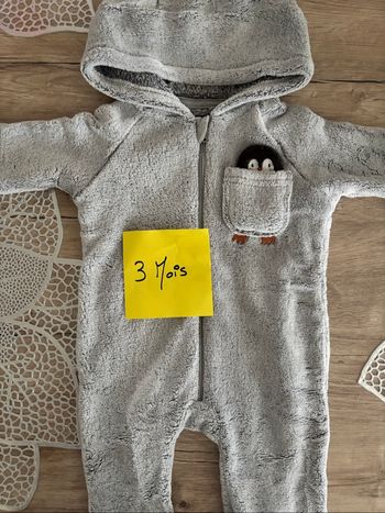 Sur pyjama (pilou-pilou)