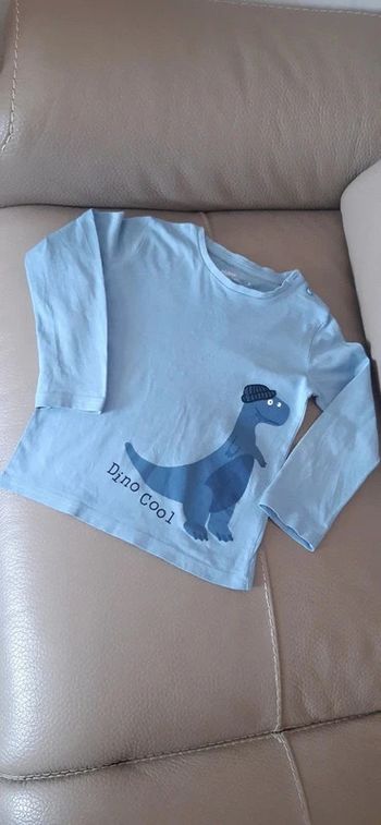 Tee-shirt Ml gémo bleu motif "dinosaure" 4 ans en très bon état