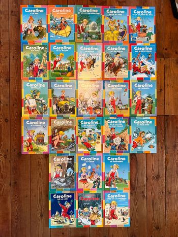 TBE - Lot de 26 livres Caroline Hachette bd album bords colorés damiers