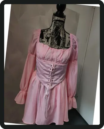 Robe  rose