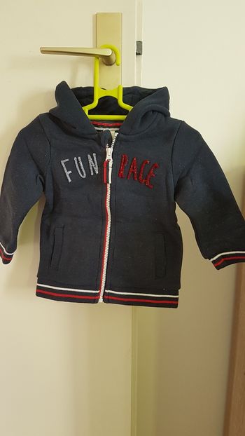 Gilet à capuche 6 mois