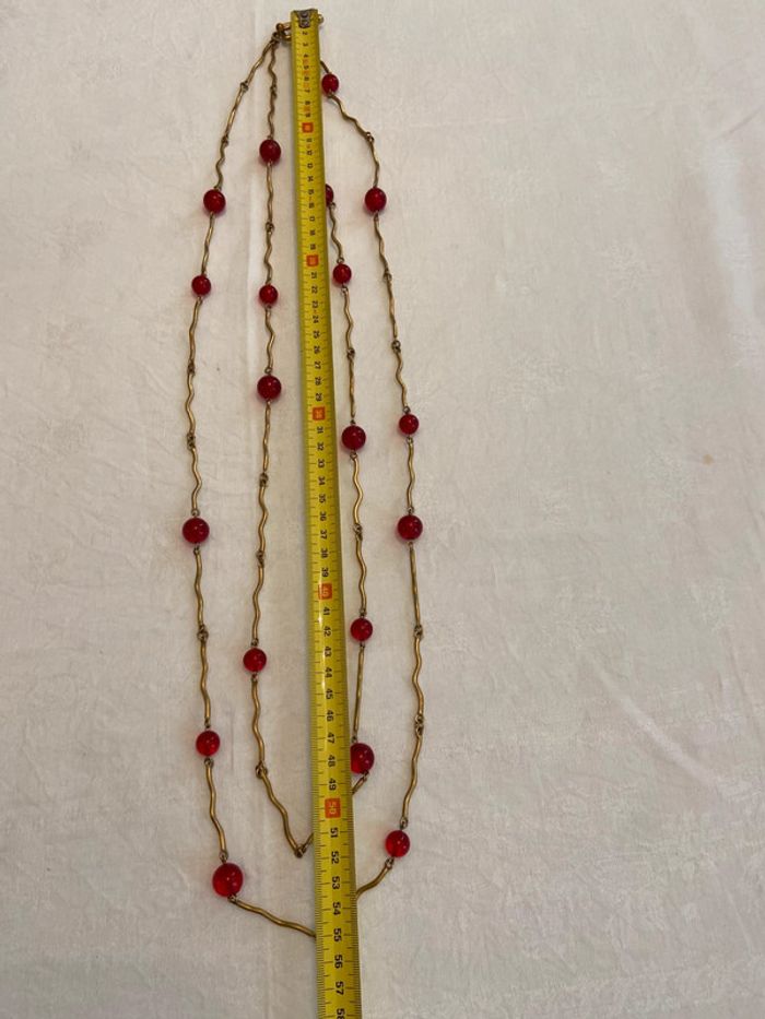 Long sautoir doré et perles résine rouge Biche de Bere - photo numéro 10