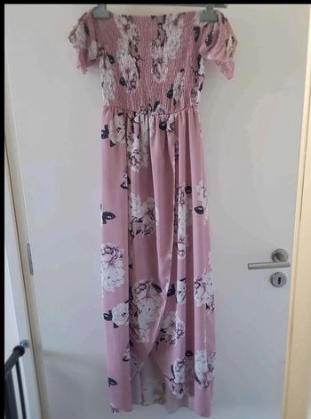 Robe longue  épaules  dénudées taille  38