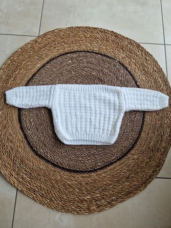 Joli pull fait main 6 mois