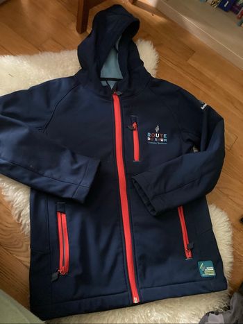 Veste à capuche, coupe-vent, Bermudes