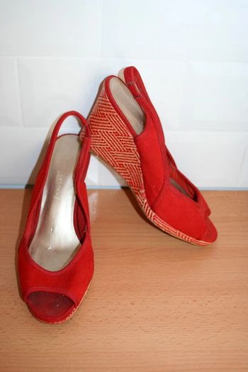 Sandales compensées rouge M&S Mode taille 6 (point.)39