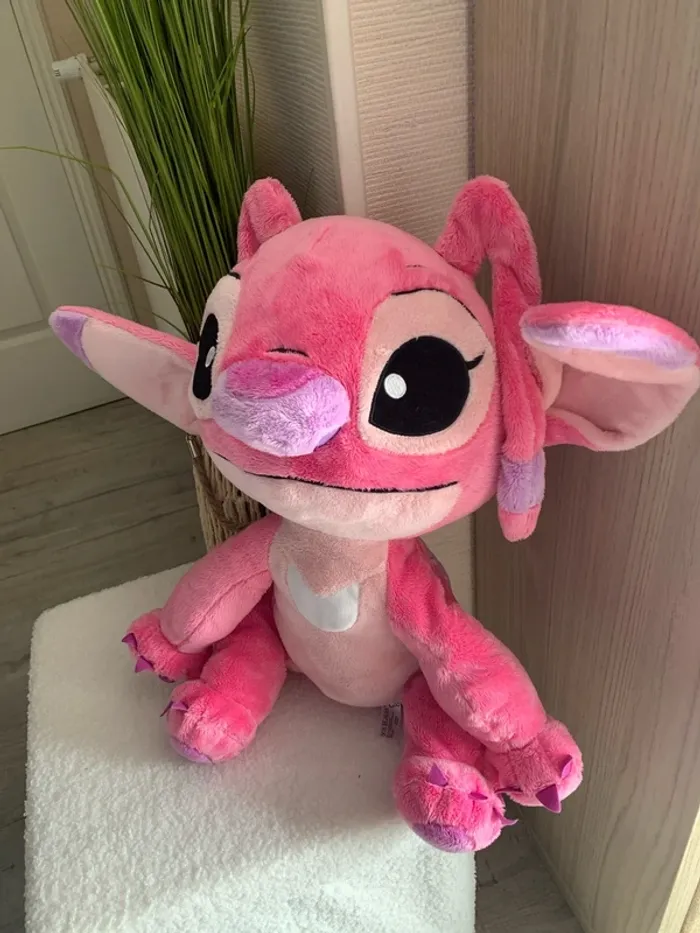Peluche stitch rose env 60 cm attend des câlins - photo numéro 2