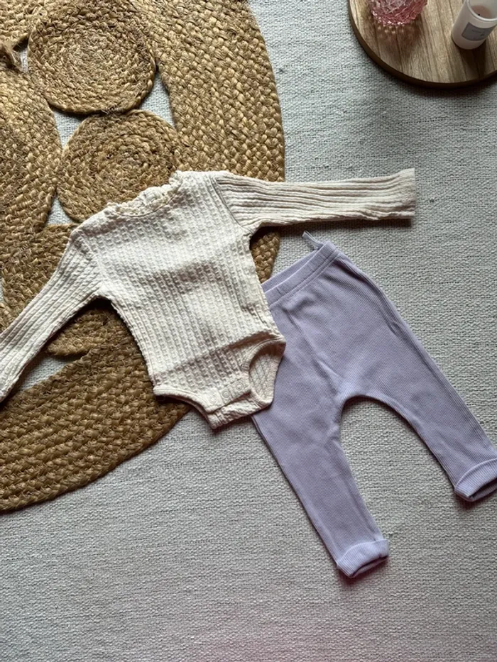 Lot body + legging fille – 1 mois – Kiabi & Zeeman
