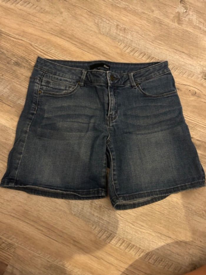 Short Etam T38