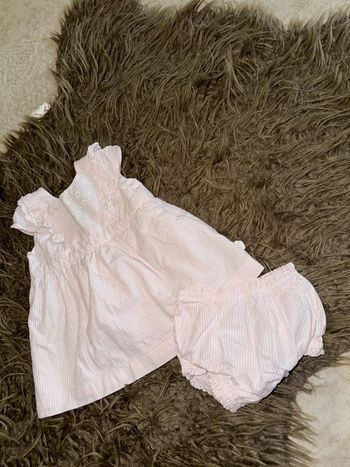 Robe et sa culotte 6 mois excellent état