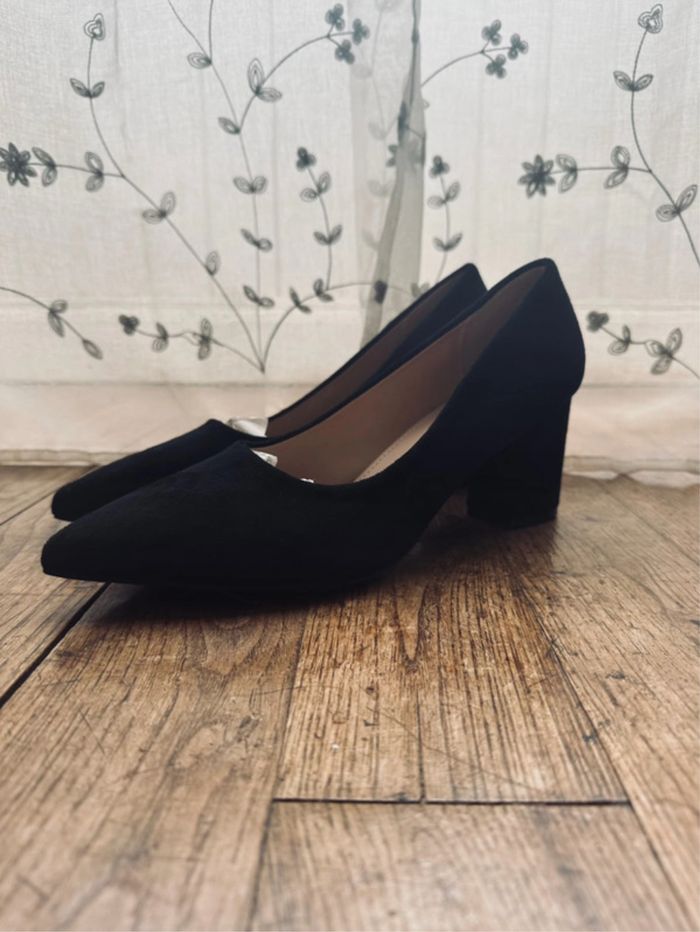 Escarpins à talons taille 42 État Neuf - photo numéro 2