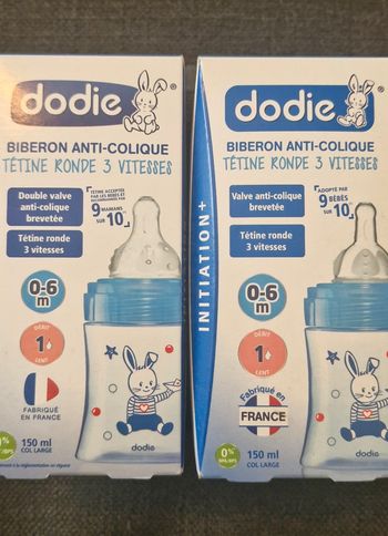 Dodie 2 biberons plastique 150ml tétines rondes anti-coliques