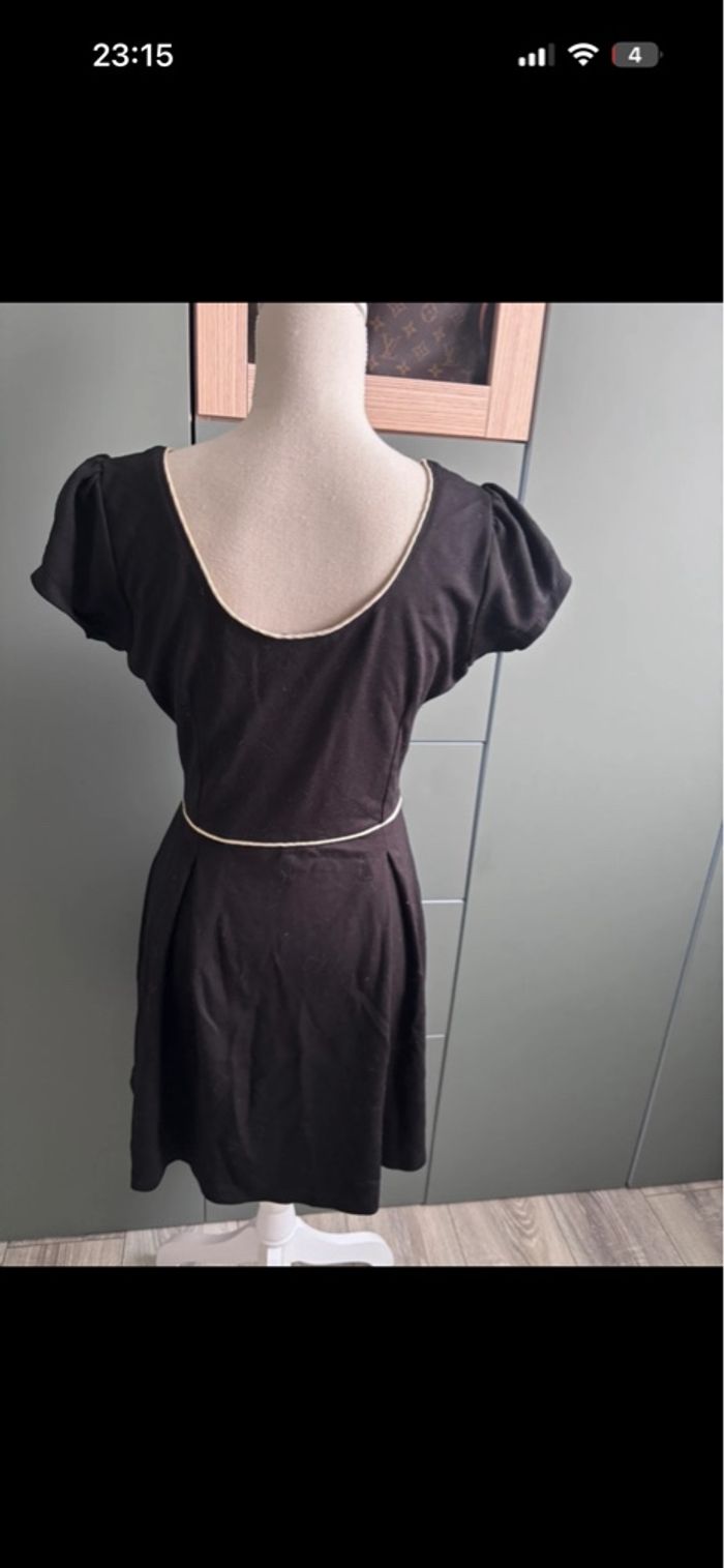 Petite robe noir - photo numéro 5