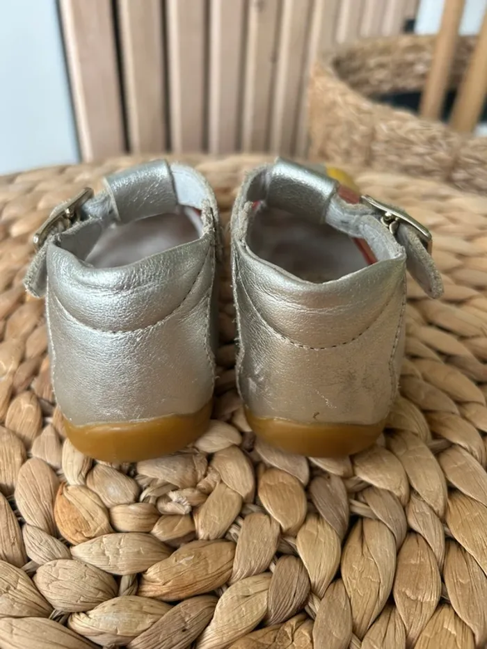 Sandales bébé taille 21 - photo numéro 3