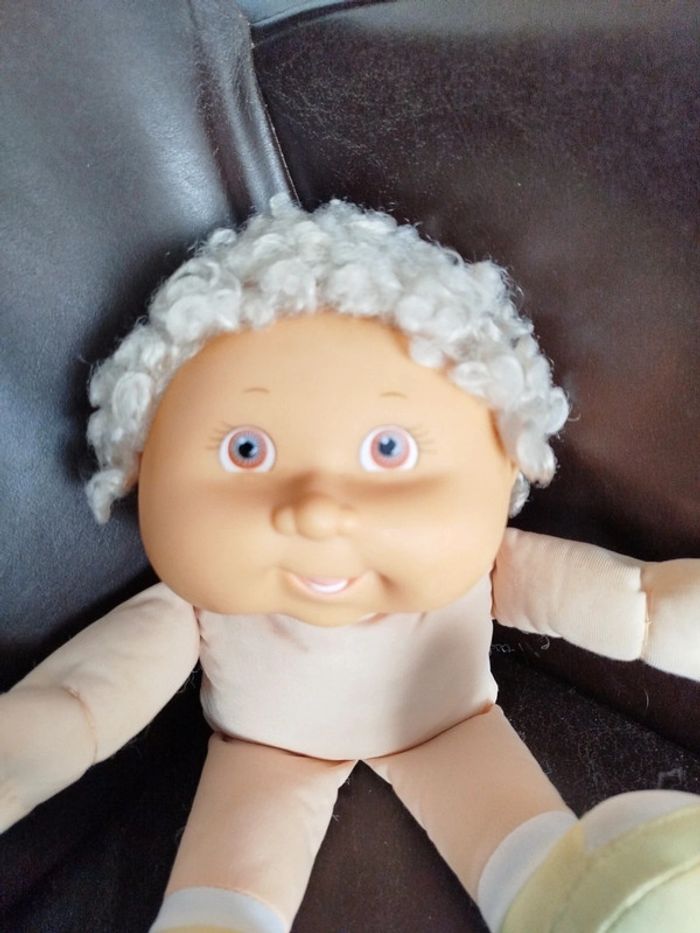 Poupée française style cabbage patch - photo numéro 2