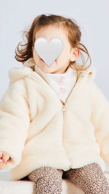 Veste à capuche toute douce comme neuve 24 mois