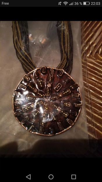 Collier plastron perles marron