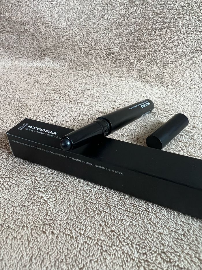 Ombre à paupières stick Laudable Younique