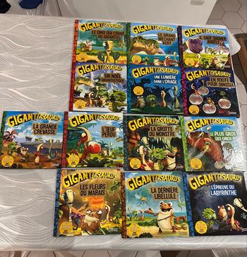 Lot livres gigantosaurus