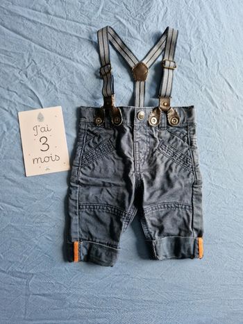 Pantalon à bretelles