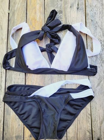 Superbe maillot de bain 👙 2 pièces, original, noir et blanc taille L, neuf