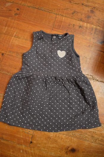 Robe grise coeur Kiabi 24 mois