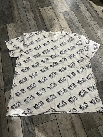 TEE shirt
