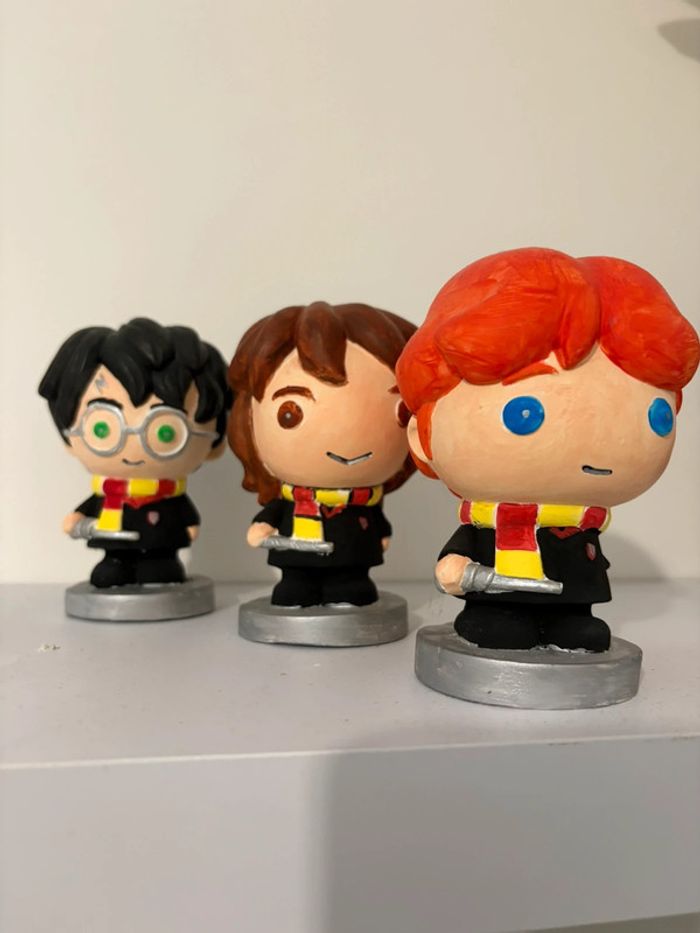Lot figurine Harry Potter pain à la main