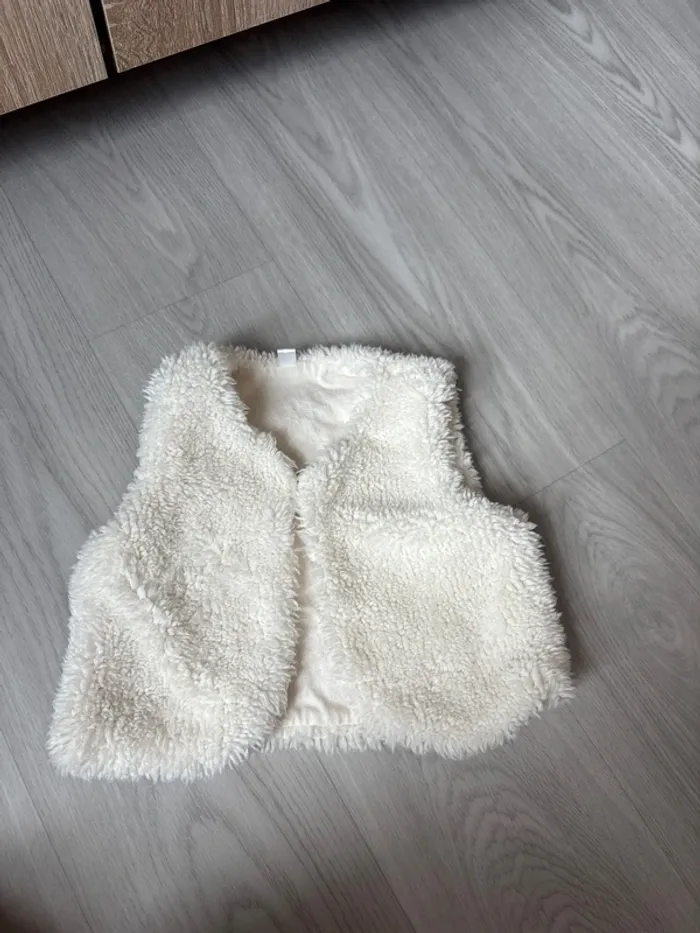 Boléro / gilet 1 mois
