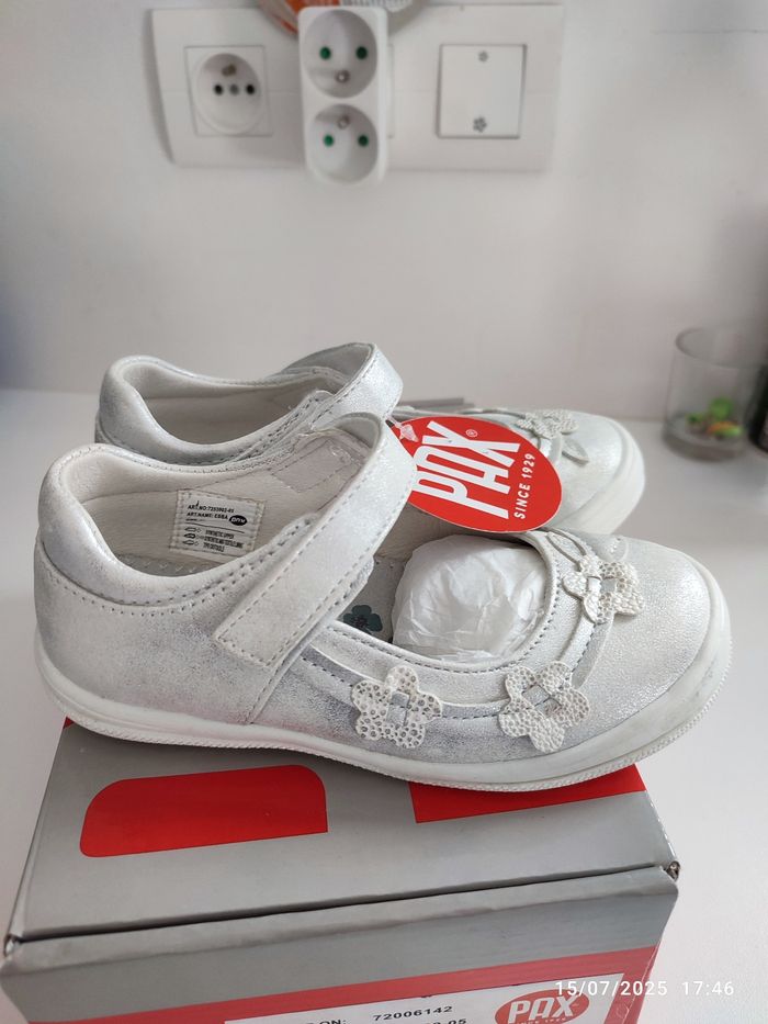 Chaussures argentées - photo numéro 2