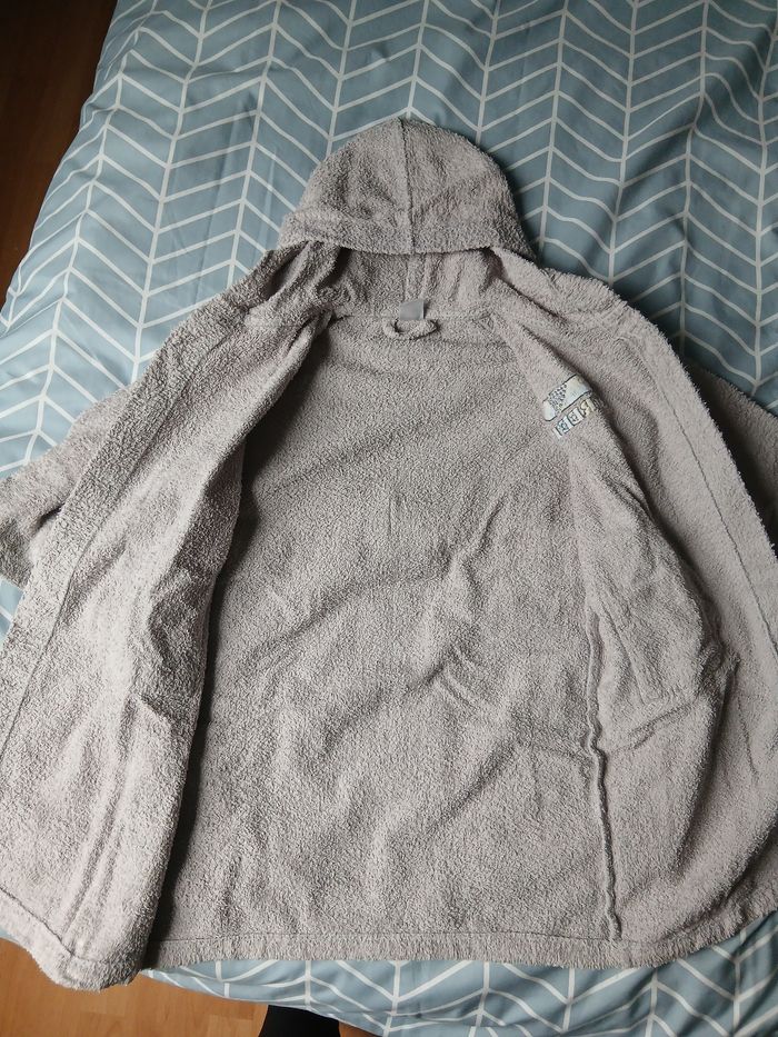 Peignoir gris 5-6 ans - photo numéro 3