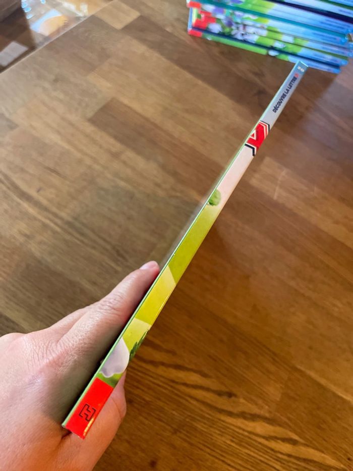 Livre La Pat Patrouille Paw Patrol L’ABC lettres chiffres formes et couleurs La lettre R Numéro 20 - photo numéro 2