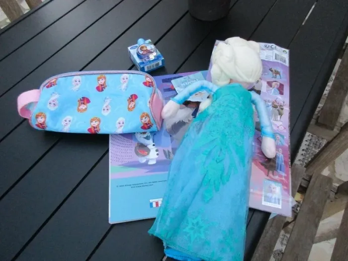 lot disney 26 objets elsa reine des neiges+stickers - photo numéro 4