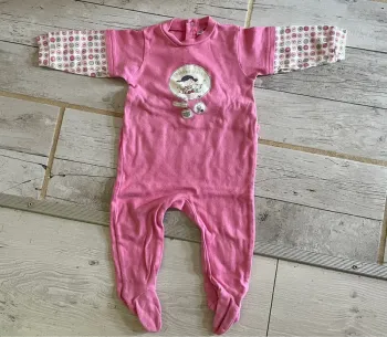 Très joli pyjama hiver fille 9 mois