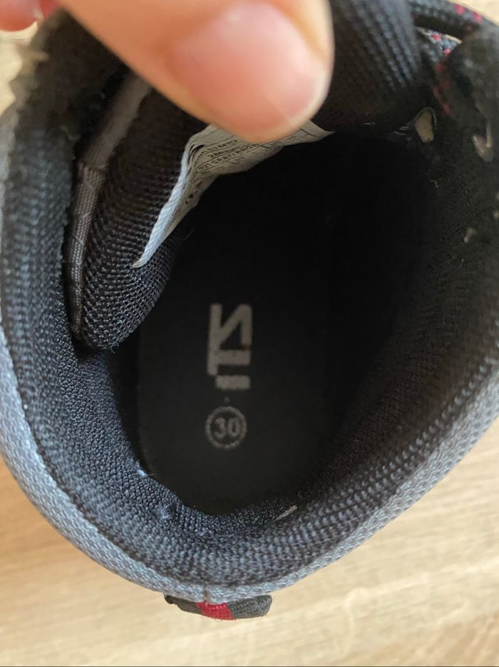 Chaussures de marche 30 - photo numéro 5