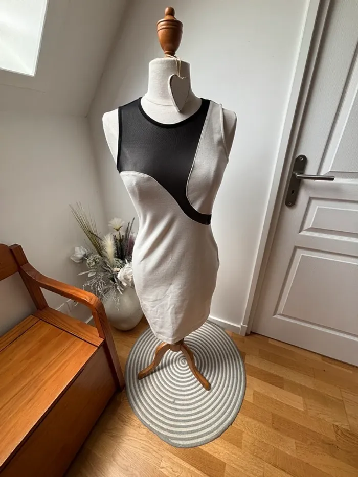 🖤 sublime robe Etam blanche et noire très chic T38 - photo numéro 2